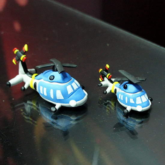 直升機造型公仔-002
