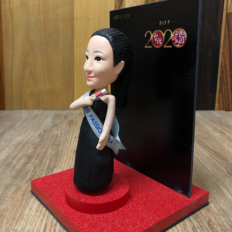 紅毯公仔